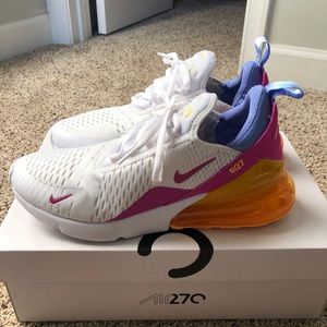 Nike 270s